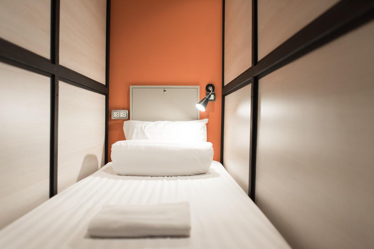 Augusta Hostel Bangkok Buitenkant foto