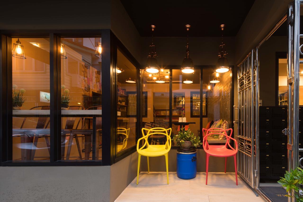 Augusta Hostel Bangkok Buitenkant foto