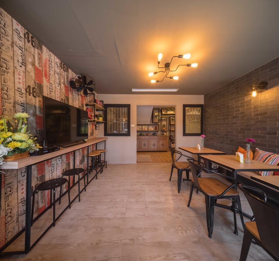 Augusta Hostel Bangkok Buitenkant foto