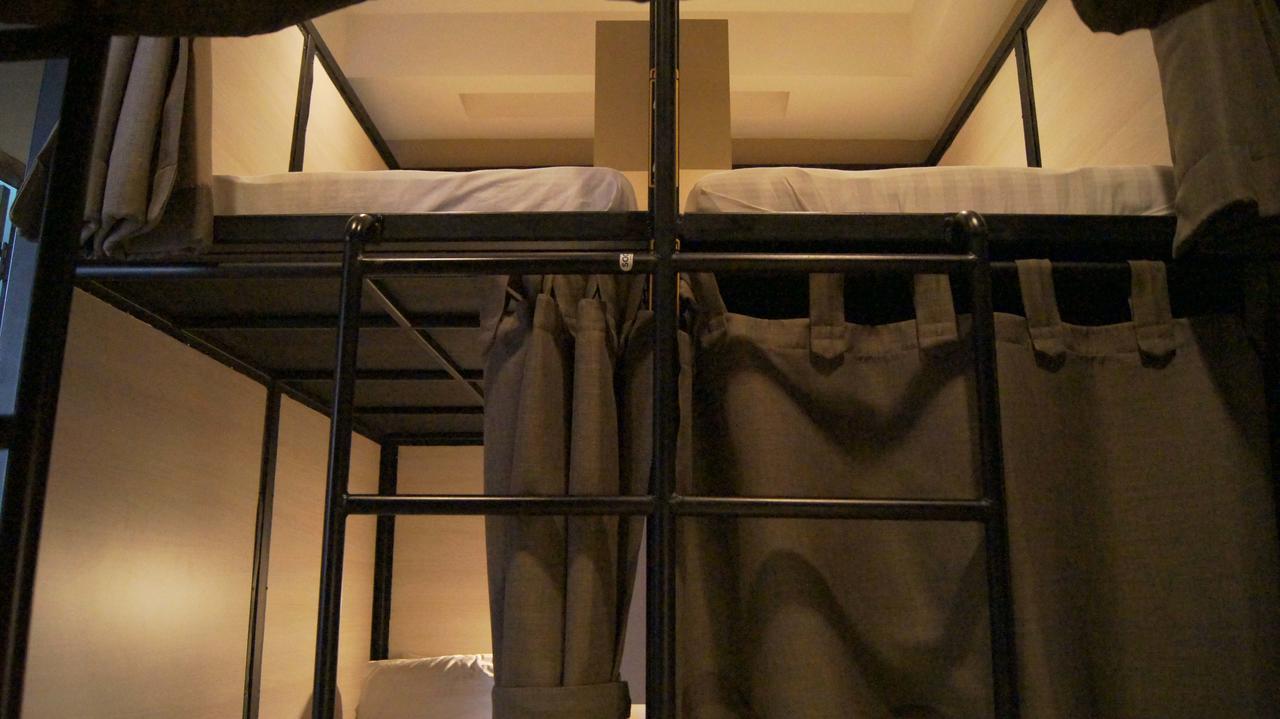 Augusta Hostel Bangkok Buitenkant foto