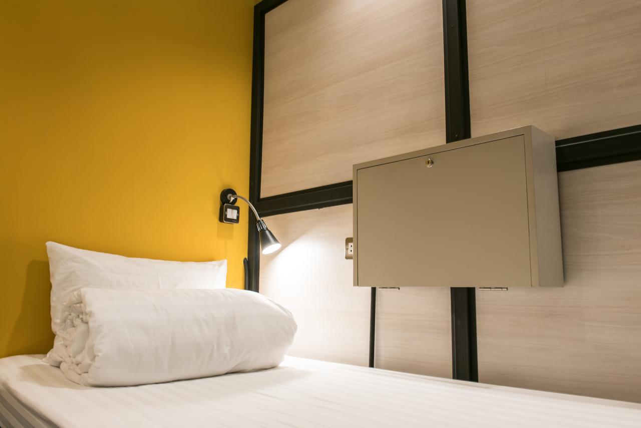 Augusta Hostel Bangkok Buitenkant foto