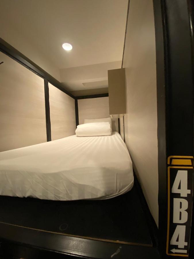 Augusta Hostel Bangkok Buitenkant foto