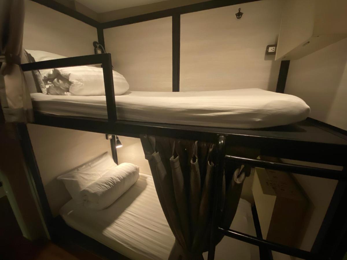 Augusta Hostel Bangkok Buitenkant foto